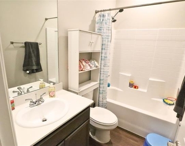 106 Cornell Avenue - Photo Thumbnail 15