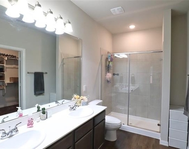 106 Cornell Avenue - Photo Thumbnail 13