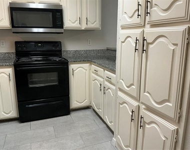 923 Turtle Lake Boulevard - Photo Thumbnail 6