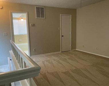 923 Turtle Lake Boulevard - Photo Thumbnail 10