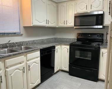 923 Turtle Lake Boulevard - Photo Thumbnail 7