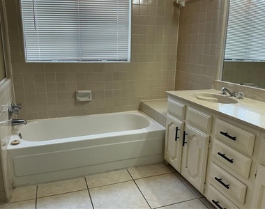 923 Turtle Lake Boulevard - Photo Thumbnail 13
