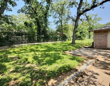 111 Doris Drive - Photo Thumbnail 19