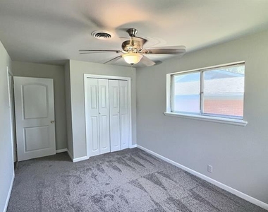 111 Doris Drive - Photo Thumbnail 14