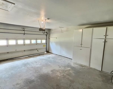 111 Doris Drive - Photo Thumbnail 16