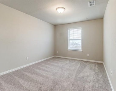 3740 Paradise Way - Photo Thumbnail 10