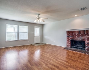 821 Oak Hollow Lane - Photo Thumbnail 14