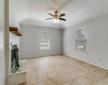 980 Meadow Circle S - Photo Thumbnail 2