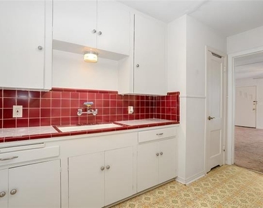 5832 Locke Avenue - Photo Thumbnail 2