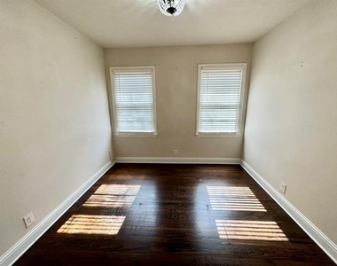 112 Savannah Street - Photo Thumbnail 4