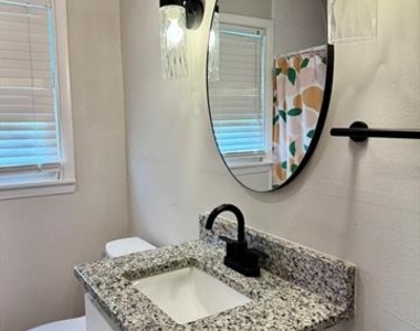 112 Savannah Street - Photo Thumbnail 12
