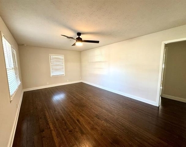 112 Savannah Street - Photo Thumbnail 1