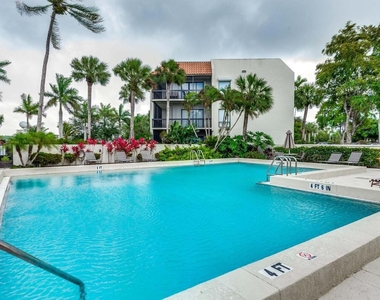 3050 Presidential Way - Photo Thumbnail 17