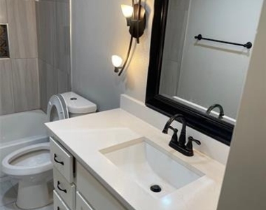 4652 Matilda Street - Photo Thumbnail 6