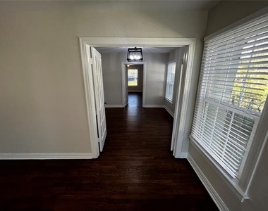 411 Marietta Street - Photo Thumbnail 6