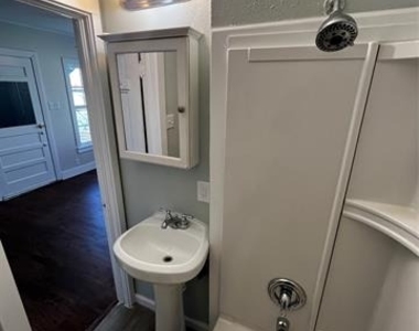 411 Marietta Street - Photo Thumbnail 25
