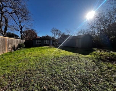 411 Marietta Street - Photo Thumbnail 30