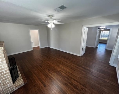 411 Marietta Street - Photo Thumbnail 5