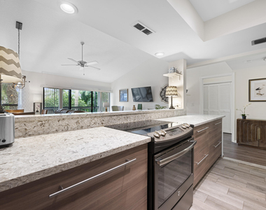 11863 Wimbledon Circle - Photo Thumbnail 4