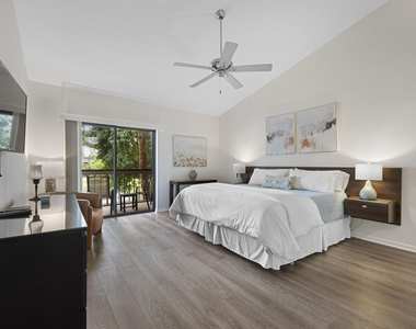 11863 Wimbledon Circle - Photo Thumbnail 12