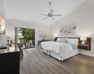 11863 Wimbledon Circle - Photo Thumbnail 13