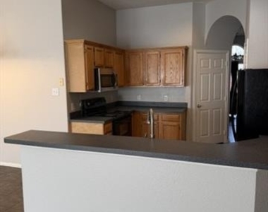 8806 Oakwood Lane - Photo Thumbnail 3