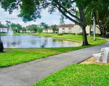 441 Pine Glen Lane - Photo Thumbnail 16