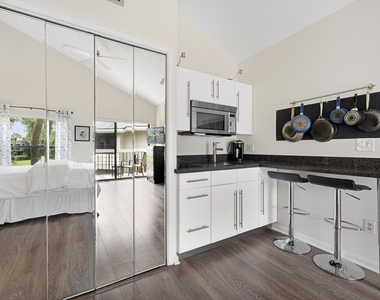 11863 Wimbledon Circle - Photo Thumbnail 16