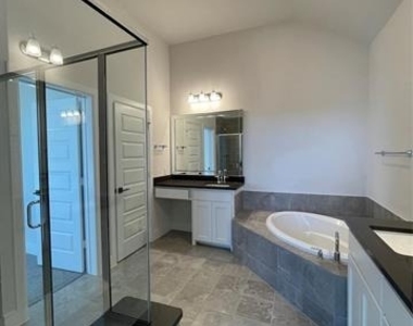 1105 Marc Place - Photo Thumbnail 6