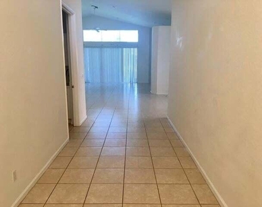 121 Tuscany Drive - Photo Thumbnail 17