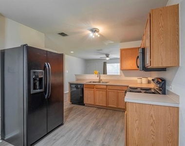 12628 Ocean Spray Drive - Photo Thumbnail 6