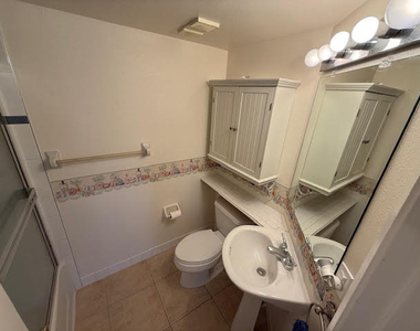 1500 Se Royal Green Circle - Photo Thumbnail 20