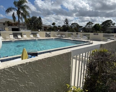 1500 Se Royal Green Circle - Photo Thumbnail 19