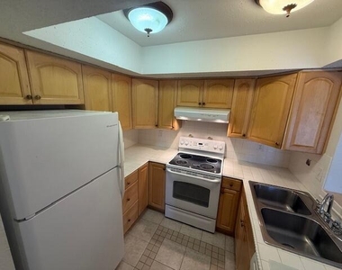 1500 Se Royal Green Circle - Photo Thumbnail 9
