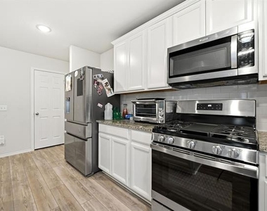 1908 Elderberry Street - Photo Thumbnail 13