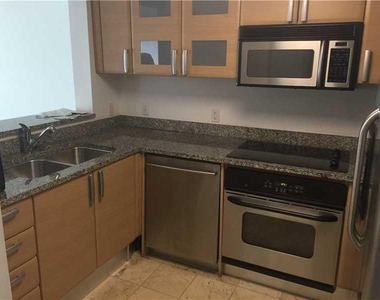 2101 Brickell Avenue - Photo Thumbnail 3