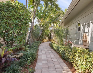 1123 Ne 14th Avenue - Photo Thumbnail 1