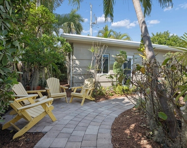 1123 Ne 14th Avenue - Photo Thumbnail 2