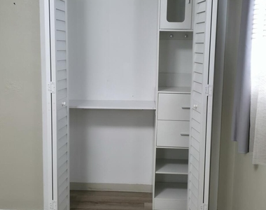 1203 Chateau Park Drive - Photo Thumbnail 9