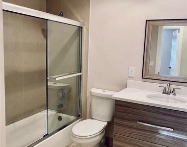 22592 Lombard Avenue - Photo Thumbnail 10