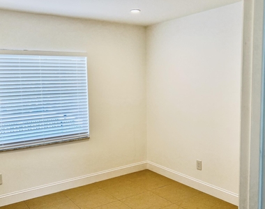 22592 Lombard Avenue - Photo Thumbnail 9