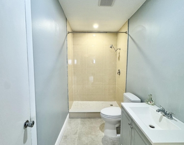 382 E Royal Palm Road - Photo Thumbnail 6