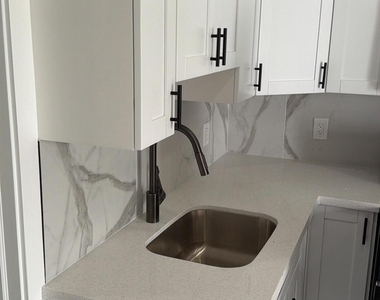 935 Jefferson Avenue - Photo Thumbnail 4