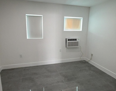 935 Jefferson Avenue - Photo Thumbnail 1