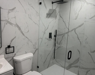 935 Jefferson Avenue - Photo Thumbnail 2