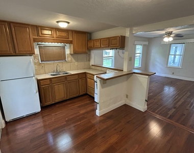 710 Se 16th Street - Photo Thumbnail 1