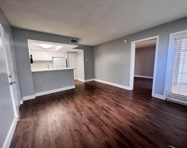 718 Executive Center Drive - Photo Thumbnail 1
