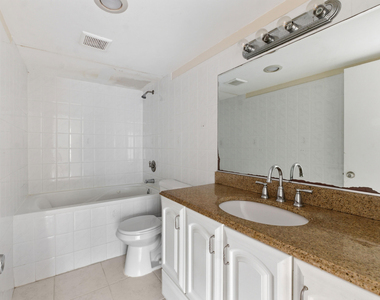 4152 Inverrary Drive - Photo Thumbnail 9