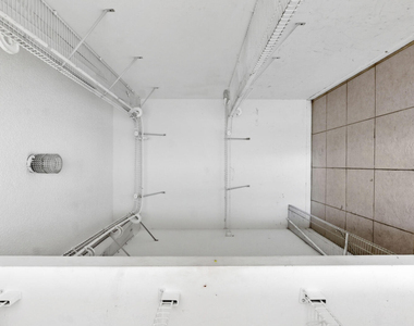 4152 Inverrary Drive - Photo Thumbnail 8