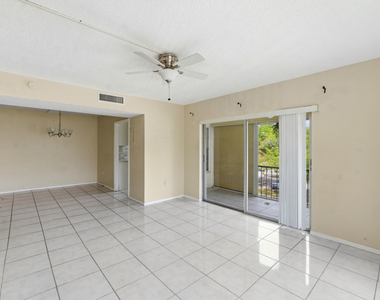 4152 Inverrary Drive - Photo Thumbnail 7